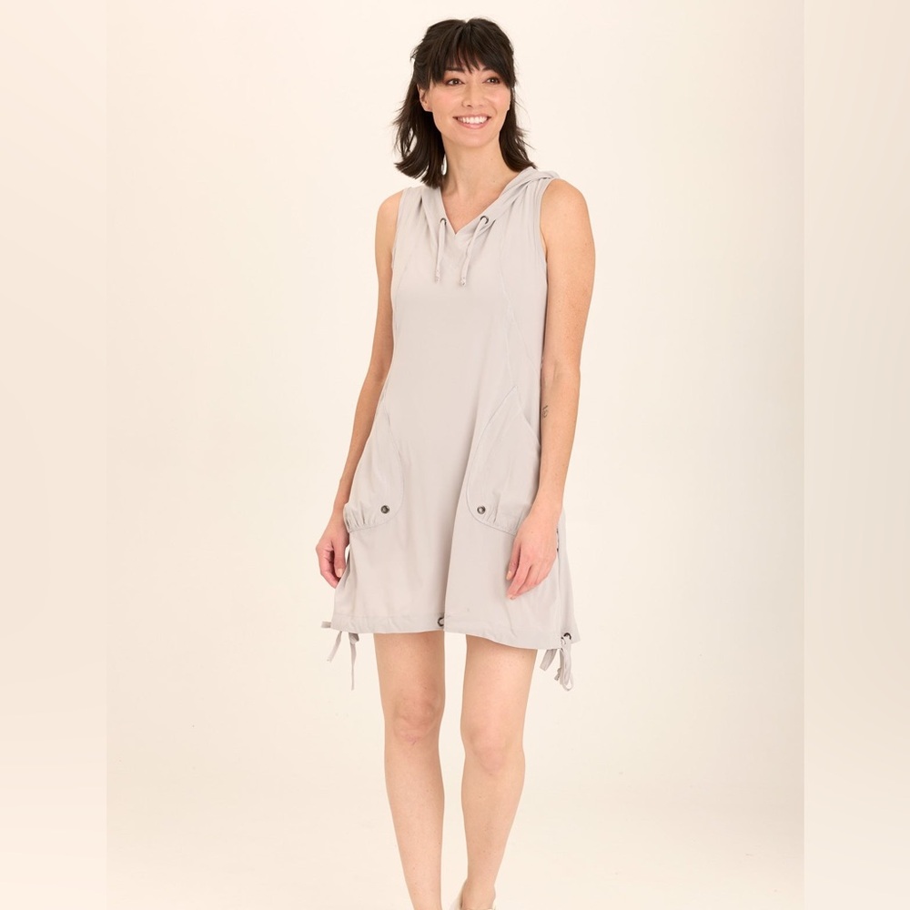 XCVI SUMI ACTIVE WHISPER STRETCH HOODED CARGO MINI DRESS, ARCTIC GRAY